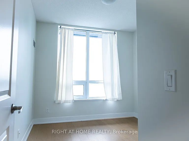 7 Kenaston Gdns #616 — Photo 14