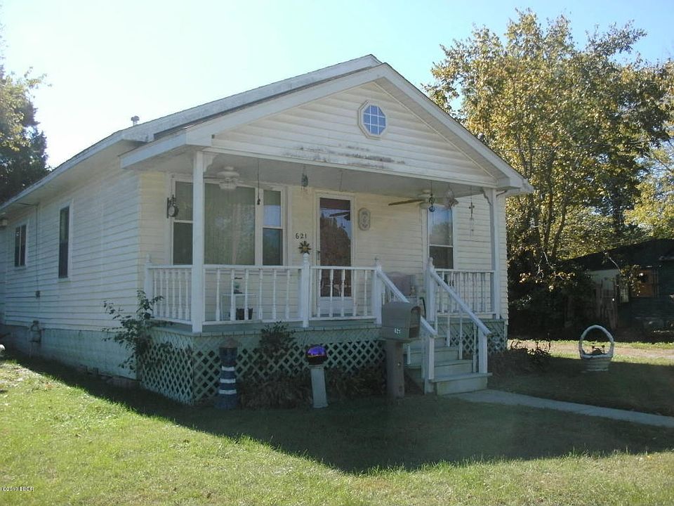 1st image of 621 W Parish St