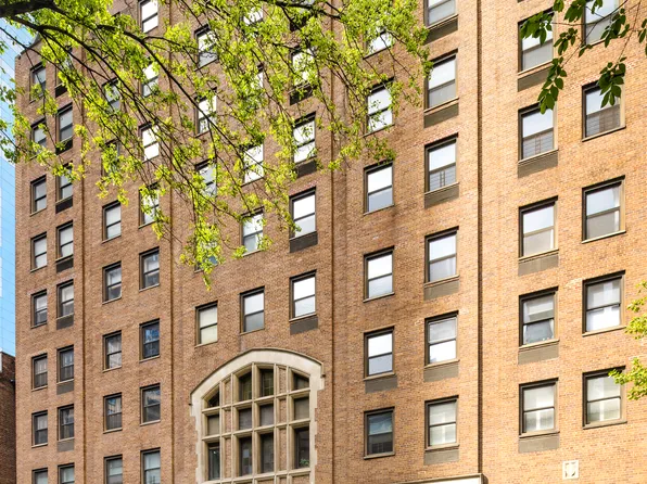 235 East 49th Street 4C image 11 of 12