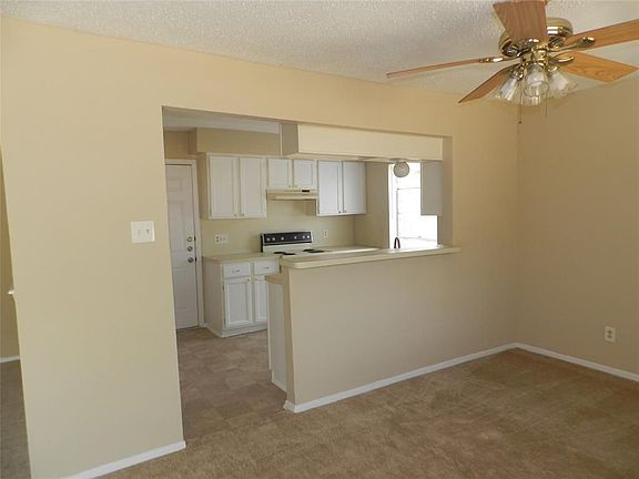 3rd image of 22802 Elsinore Dr