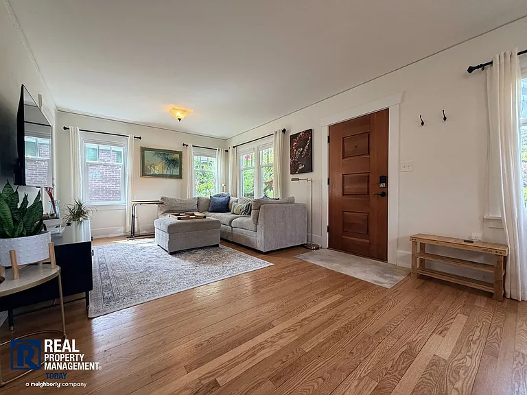 4310 N 31st St — Photo 6