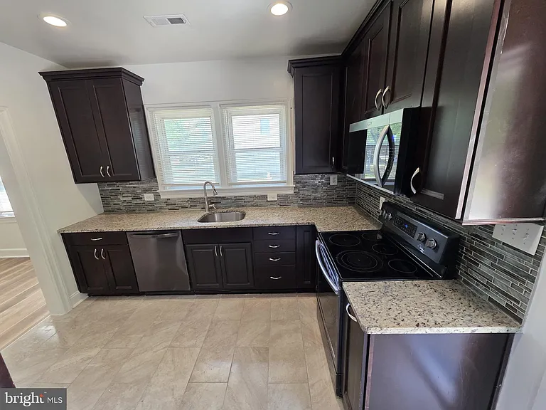 5815 Robin Ln — Photo 2