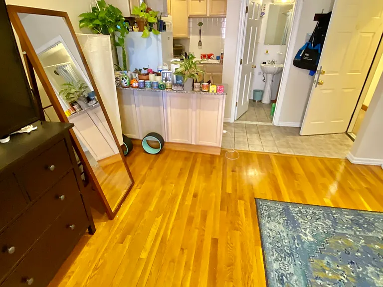 57 Clarendon St #6 — Photo 32