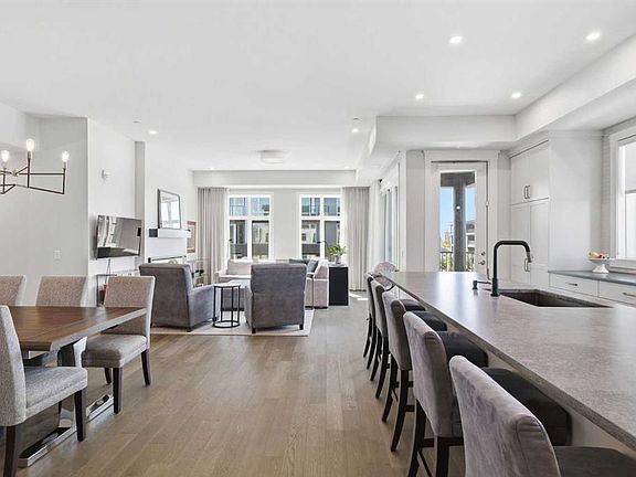 4th image of 275 W Lebel Cres NW #303