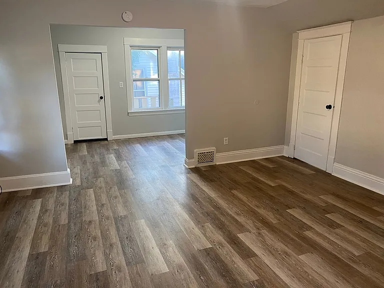 630 Chicago Ave — Photo 5
