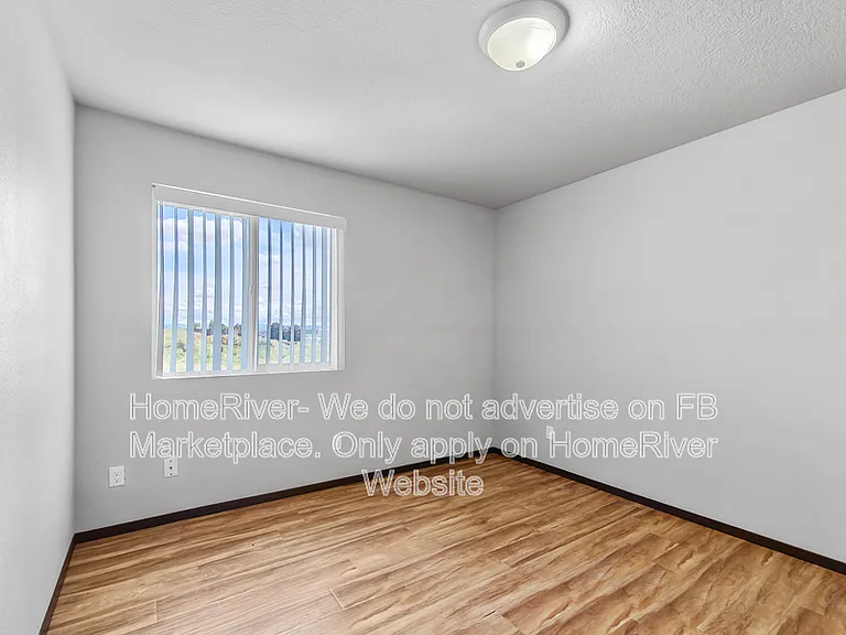 831 S Avalon St — Photo 10