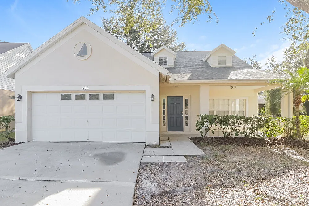 4 bed, 2.5 bath, 2088 sqft, $2,320 — Photo 1