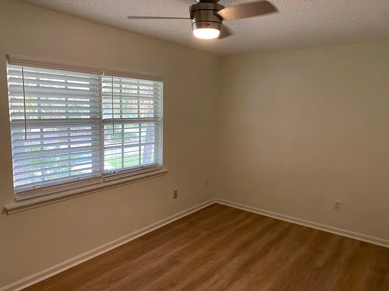 846 Mary St #B — Photo 15