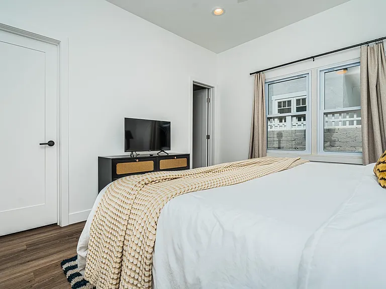 1003 3rd St — Photo 12