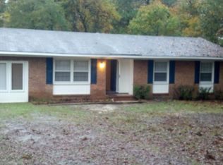99 Crestview Pl, Spring Lake, NC 28390