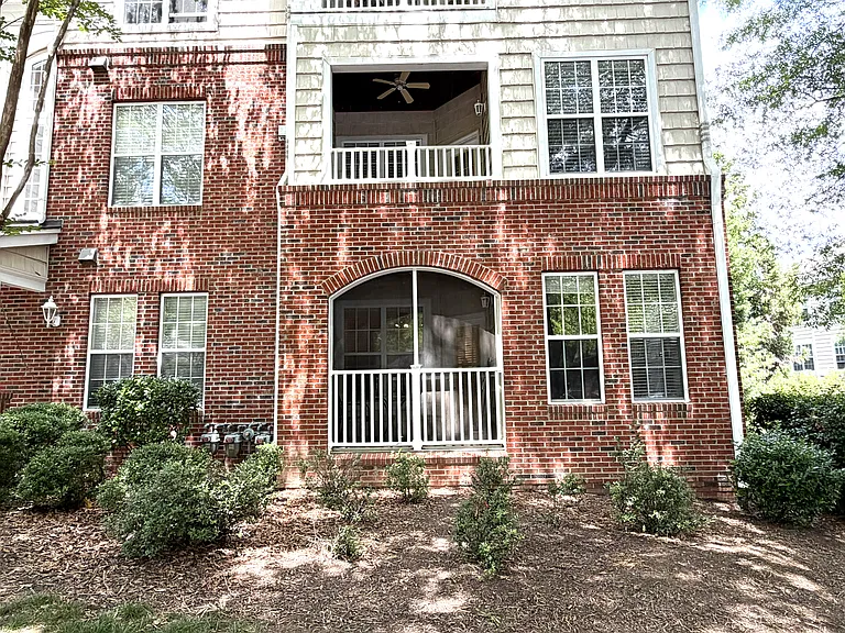 312 Providence Glen Dr #312 — Photo 2