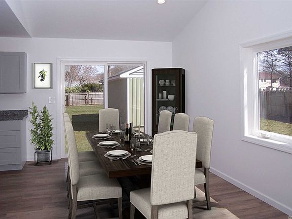 5th image of 33 Mayfield Dr