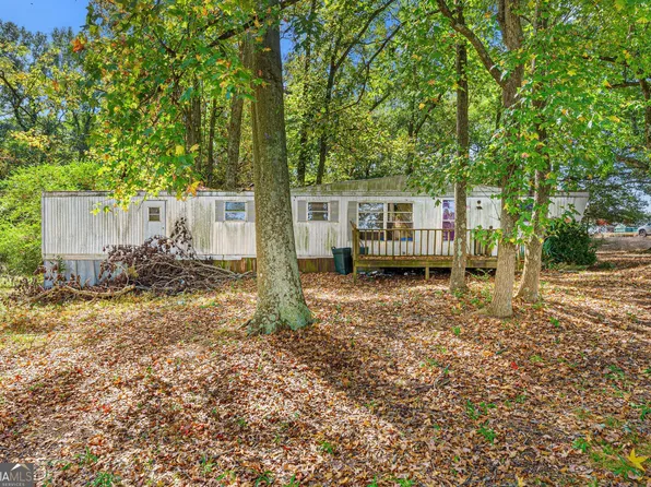 21 Winn St, Royston, GA 30662