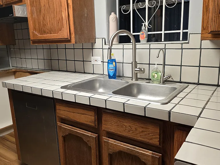5853 W Orangewood Ave — Photo 3