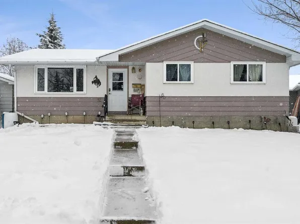 12 SE Westwood Cres SW, Calgary, AB T3C 2W6