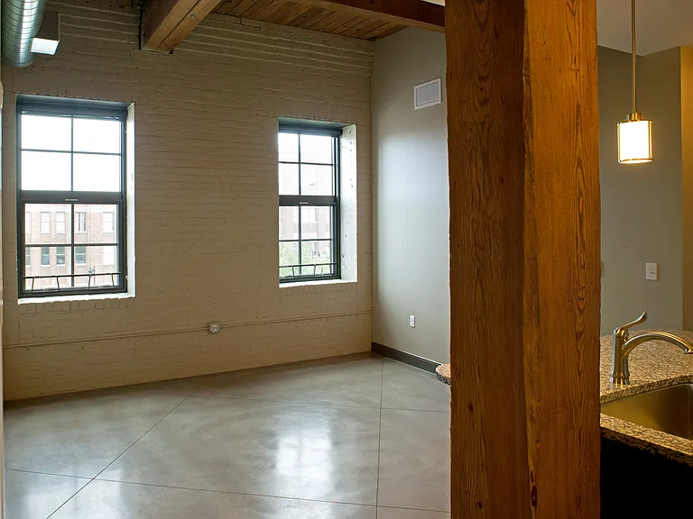 Serrano Lofts — Photo 13