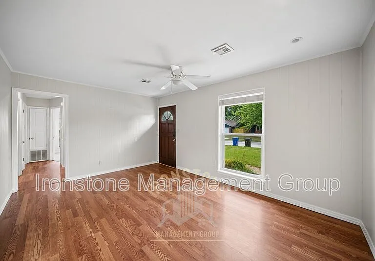 908 W El Paso Pl — Photo 4
