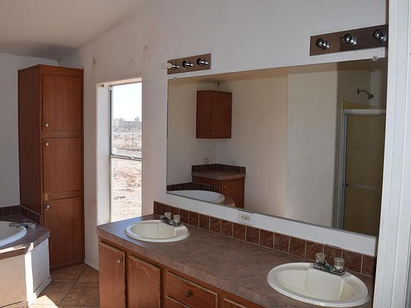 5th image of 707 S 368th Dr