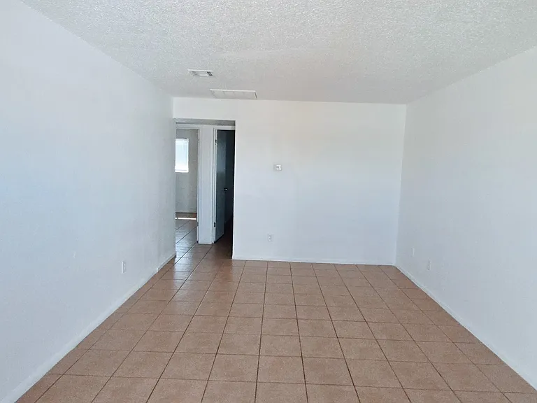 2601 E Monte Cristo Ave — Photo 6