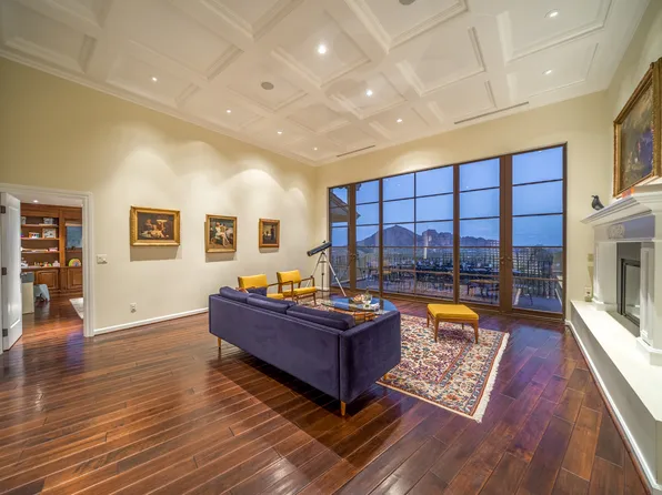 4455 E Moonlight Way, Paradise Valley, AZ 85253
