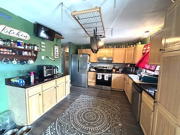 3rd image of 117 W Booker St