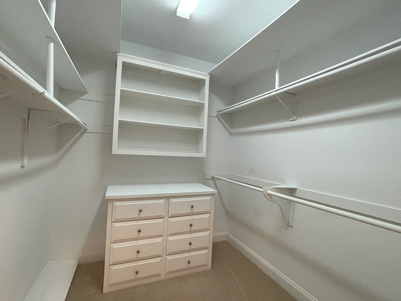 3 bed, 2.5 bath, 2119 sqft, $5,650 — Photo 4