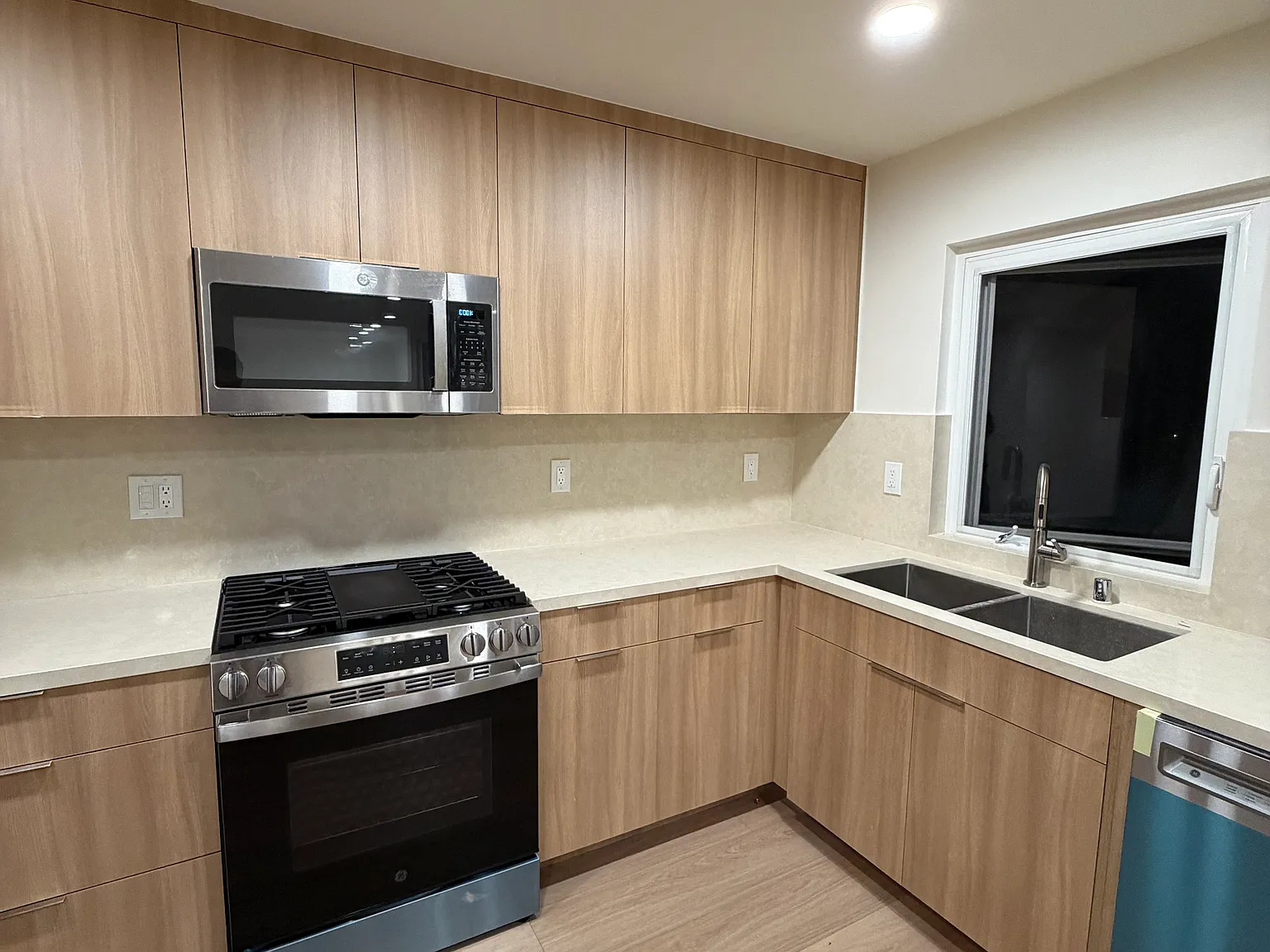 2 bed, 930 sqft, $5,500 — Photo 4