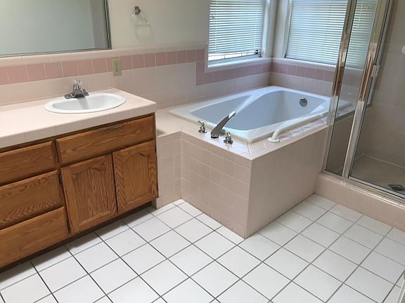 5th image of 2600 Sullivan Dr