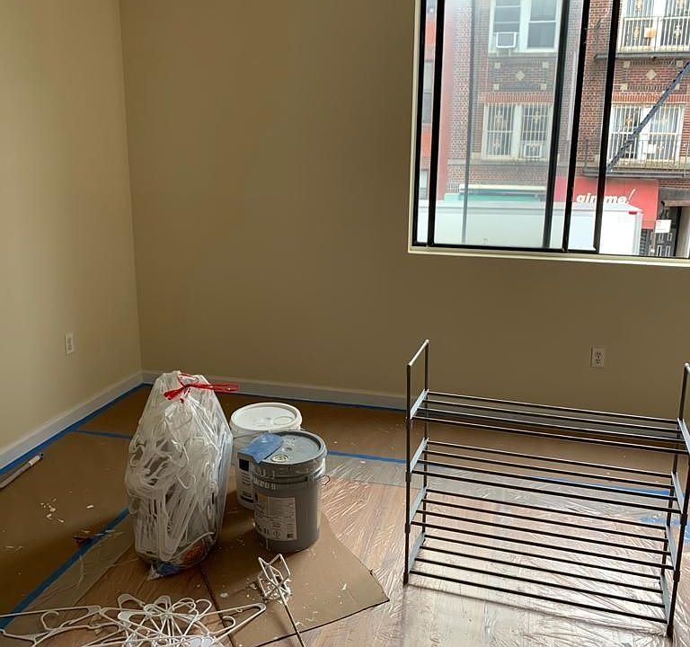 2nd image of 494 Lorimer St APT 1F