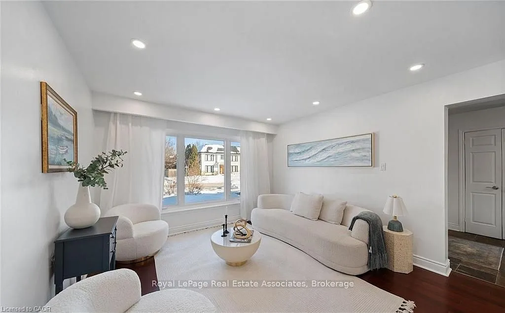 4 bed, $4,200 — Photo 4