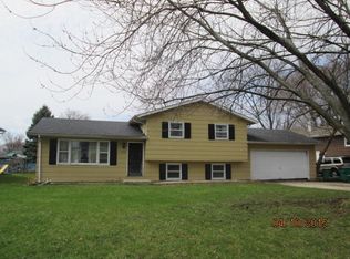 1422 N Pleasant Dr, Round Lake Beach, IL 60073