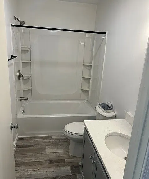 592 Main St #6 — Photo 9