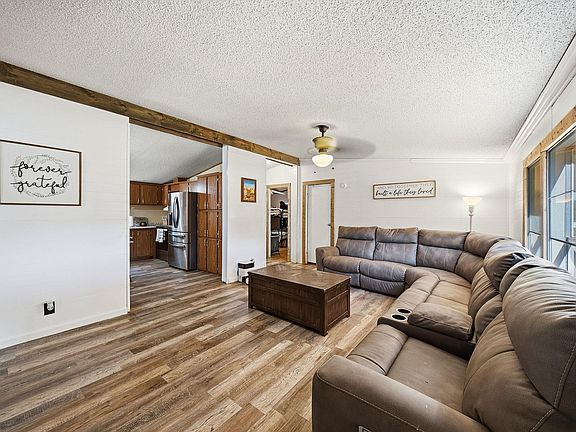 2nd image of 714 Sapphire Ct