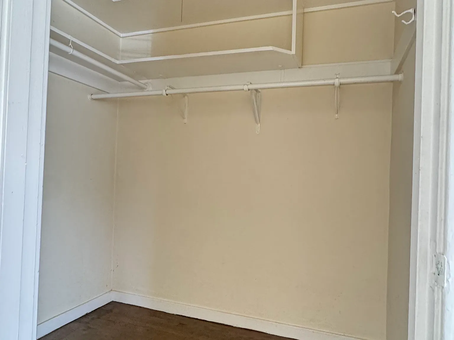 Studio, 450 sqft, $2,250 — Photo 2