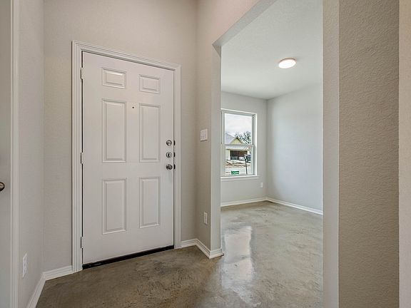 4th image of 1215 Highgarden Dr