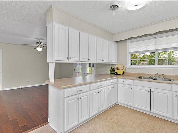 5th image of 3622 Westhampton Dr