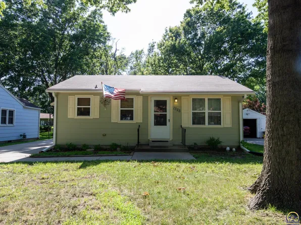 1325 Woodland St, Emporia, KS 66801