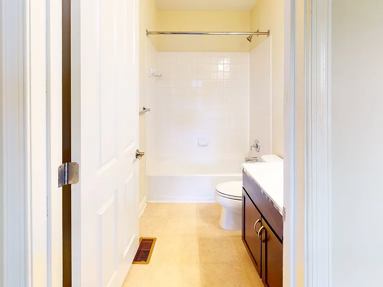 720 Barnes St NE — Photo 31
