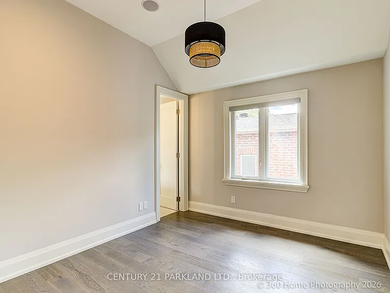 141 Churchill Ave — Photo 32