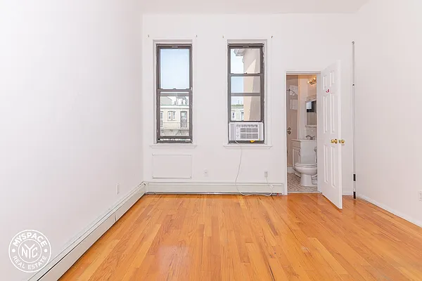Rented by MySpaceNYC | media 8