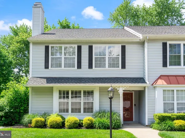301 Andrews Ln, Moorestown, NJ 08057