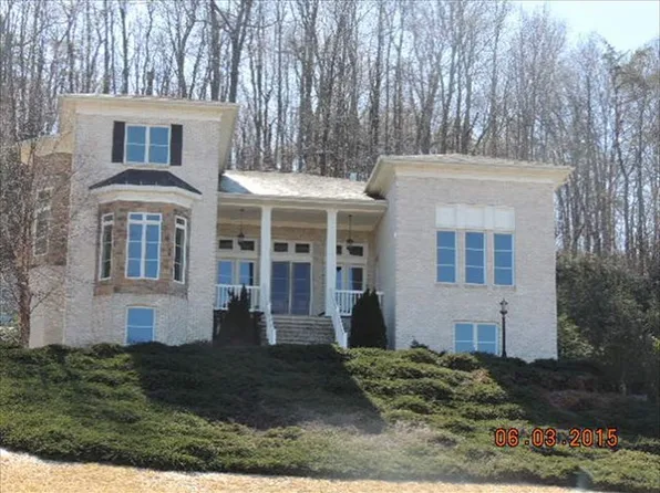 305 Century Ct, Wytheville, VA 24382