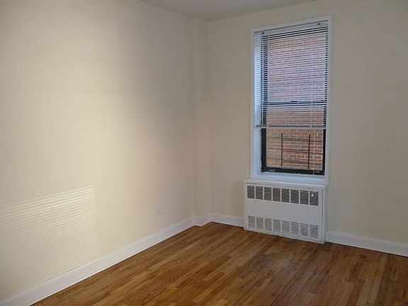 4th image of 4435 Colden St APT 4C