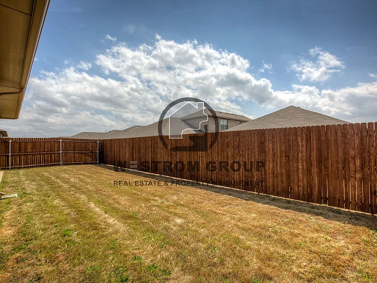 820 Greenford Mnr — Photo 52