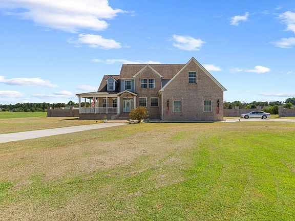 2nd image of 112 Cherry Grove Dr