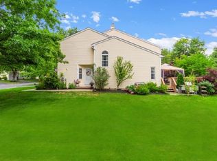 10 Watchung Trl, Branchburg, NJ 08876