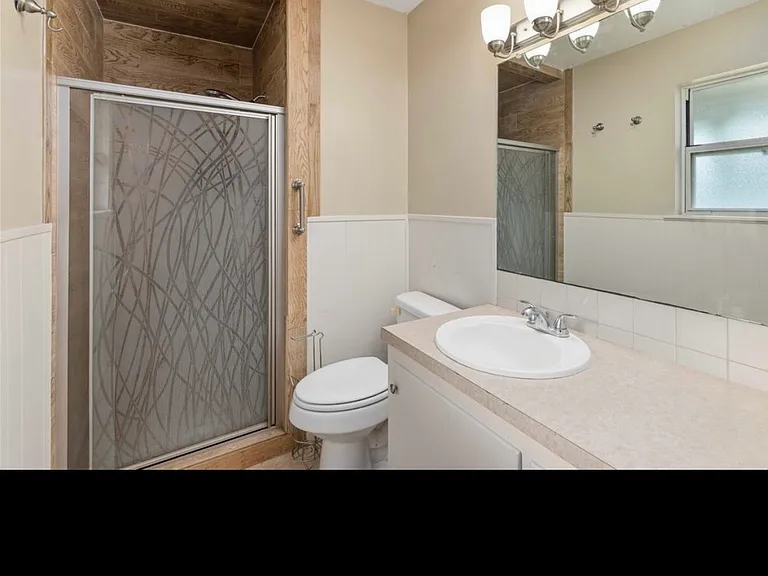 4502 Delwood Dr — Photo 10