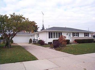 3716 Bellevue Pl, Two Rivers, WI 54241