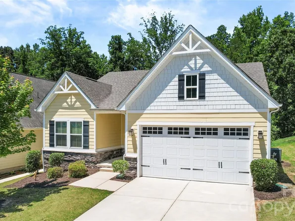 10050 Lilac Ct, Charlotte, NC 28215