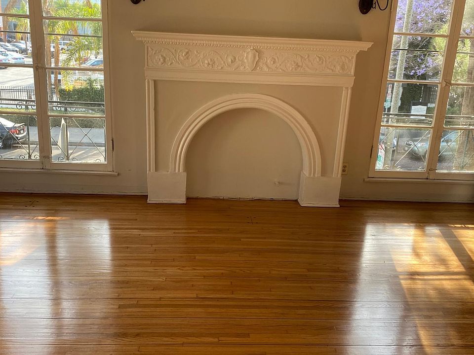 1st image of 654 S Burnside Ave #4